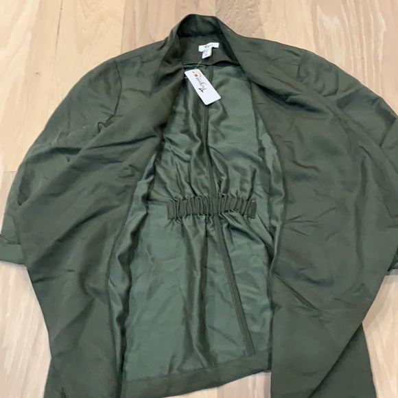 Thyme maternity shirt/blazer - Size small - Picture 3 of 6